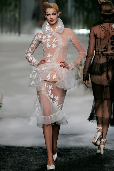 Look 9